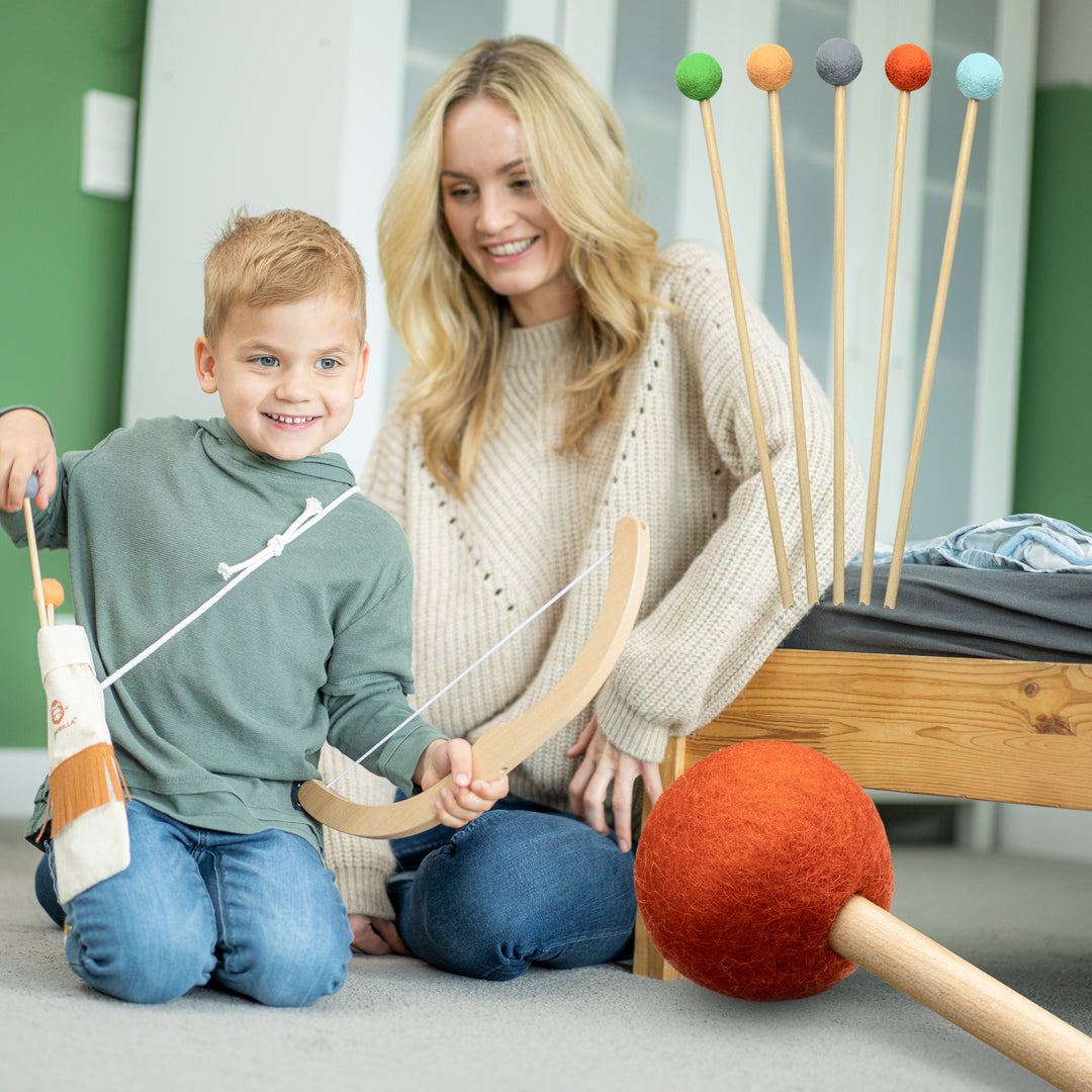 Set of 5 wooden arrows with colorful felt heads